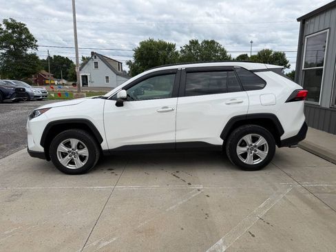 Used 2019 Toyota RAV4 XLE w/ All Weather Liner Package AWD/4WD image 5
