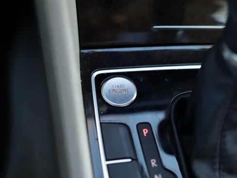 Used 2014 Volkswagen Passat TDI SEL Premium image 16