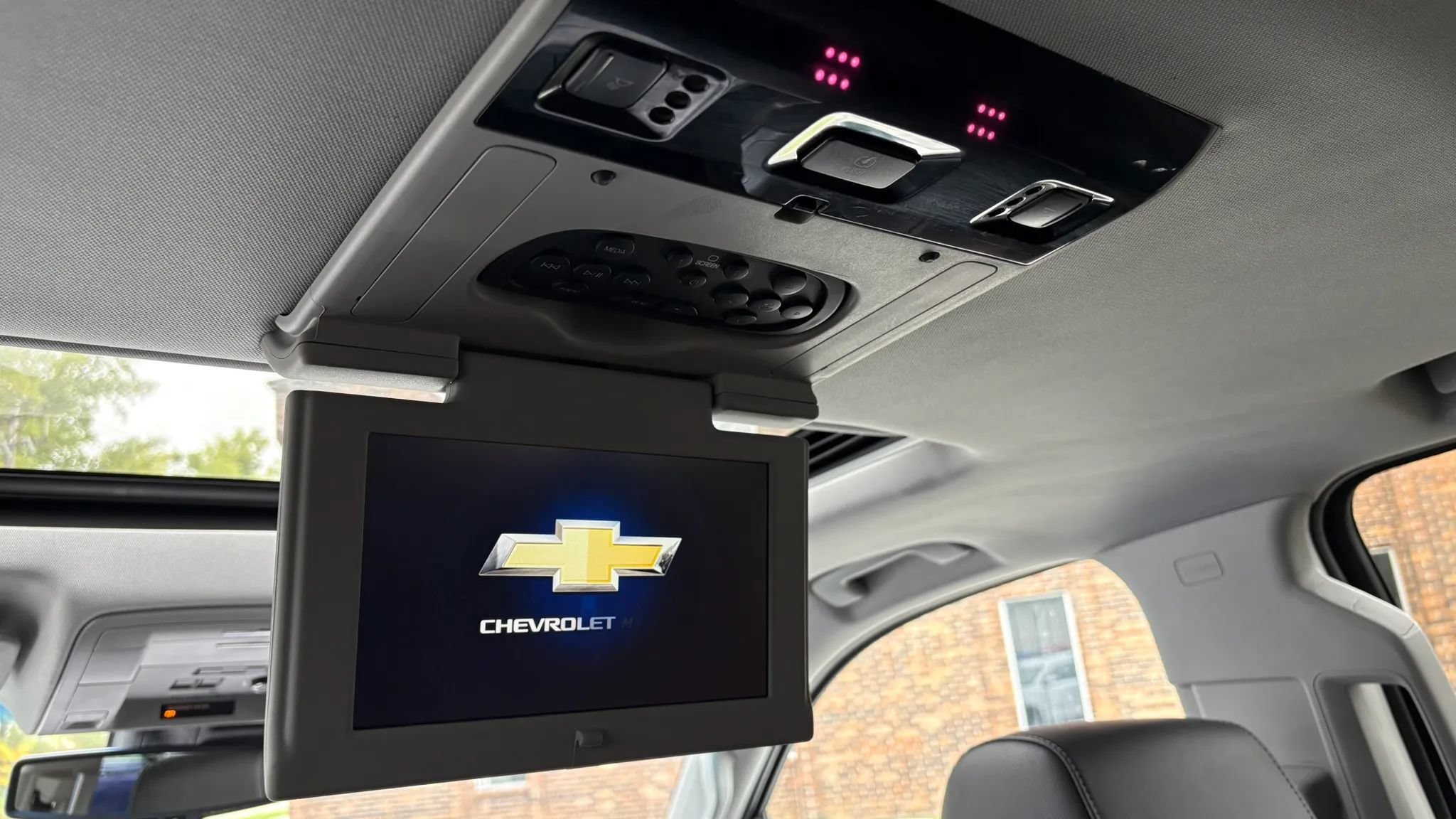Used 2020 Chevrolet Suburban LT AWD/4WD image 33
