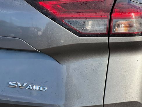 Used 2023 Nissan Rogue SV image 24