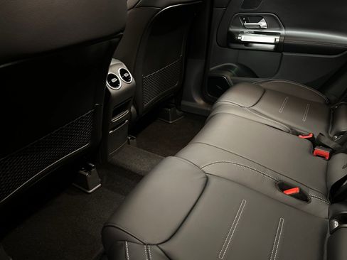 New 2026 Mercedes-Benz GLB 35 AMG 4MATIC image 11