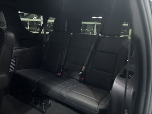 Used 2025 GMC Yukon XL Denali image 31