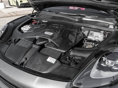Used 2019 Porsche Cayenne image 65
