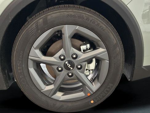 New 2026 Kia K4 FWD image 40