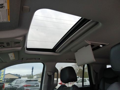 Used 2017 Cadillac Escalade Premium Luxury image 11