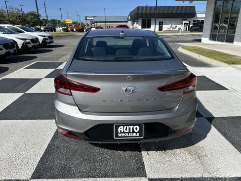 Used 2020 Hyundai Elantra SEL w/ Cargo Package (C1) image 4