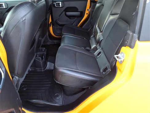 Used 2021 Jeep Gladiator Sport image 12