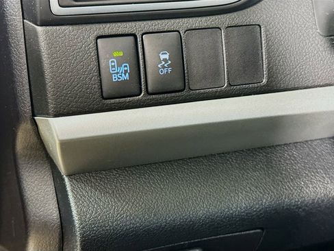 Used 2015 Toyota Camry XSE image 10