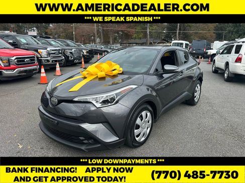 Used 2019 Toyota C-HR LE image 1