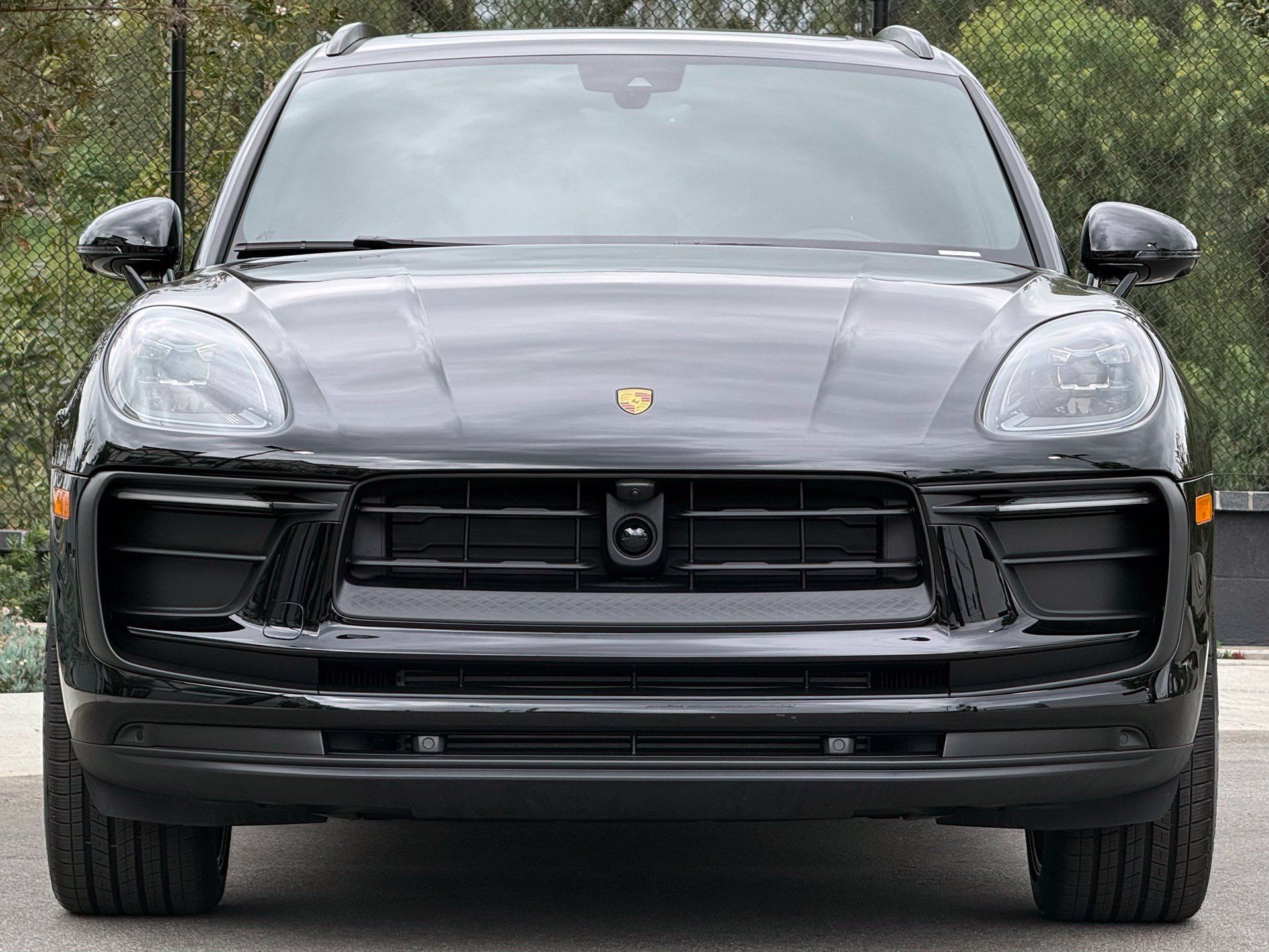Used 2026 Porsche Macan AWD/4WD image 10