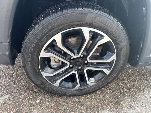 Certified 2023 Jeep Compass Limited image 22