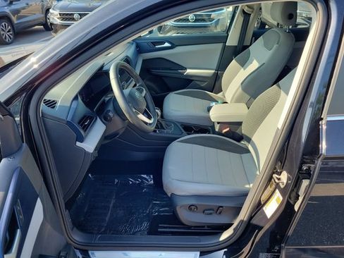 Certified 2023 Volkswagen Taos SE w/ Black Wheel Package FWD image 17