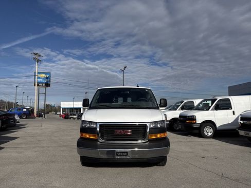 Used 2024 GMC Savana 2500 w/ Driver Convenience Package image 8