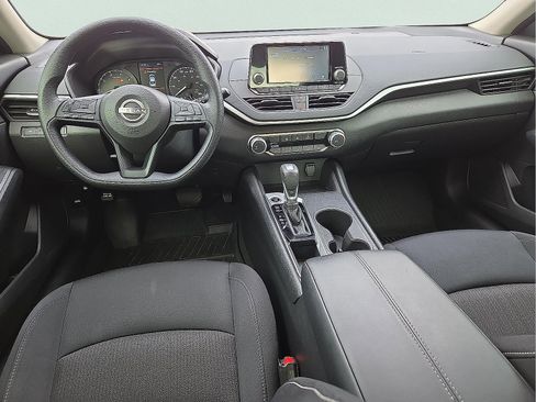 Used 2024 Nissan Altima 2.5 S image 10