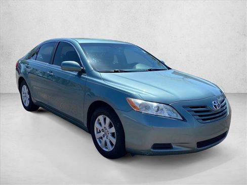 Used 2009 Toyota Camry LE FWD image 3