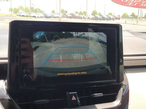 Used 2025 Toyota Corolla LE FWD image 23