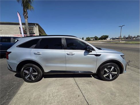 Used 2021 Kia Sorento S w/ Panoramic Sunroof Package FWD image 4