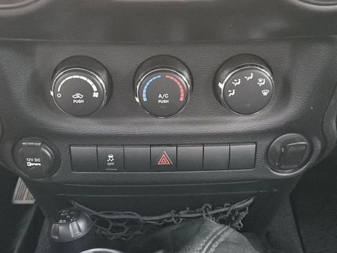 Used 2015 Jeep Wrangler Sport image 15