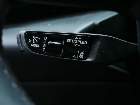 Used 2025 Porsche Macan 4 Electric image 21