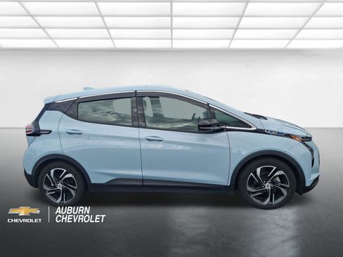 Used 2023 Chevrolet Bolt LT FWD image 2
