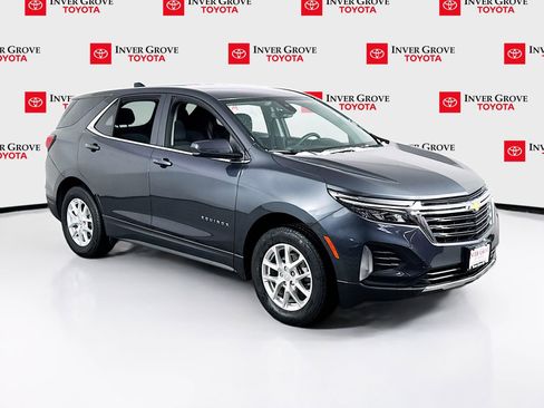 Used 2023 Chevrolet Equinox LT image 3