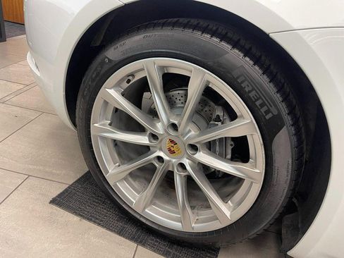 Used 2017 Porsche 718 Boxster image 9