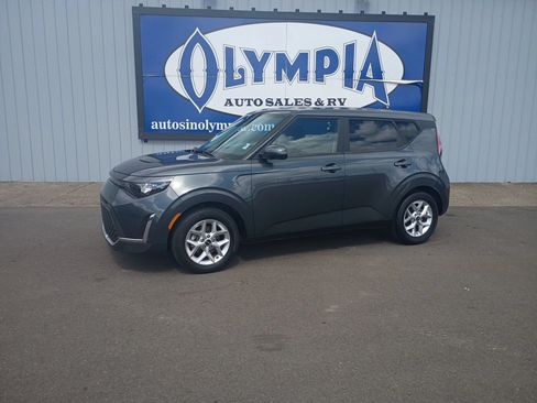 Used 2024 Kia Soul LX w/ Option Group 015 FWD image 1