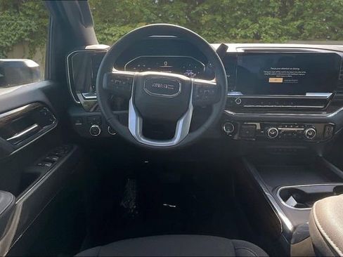 Used 2024 GMC Sierra 2500 SLE w/ SLE Convenience Package AWD/4WD image 9