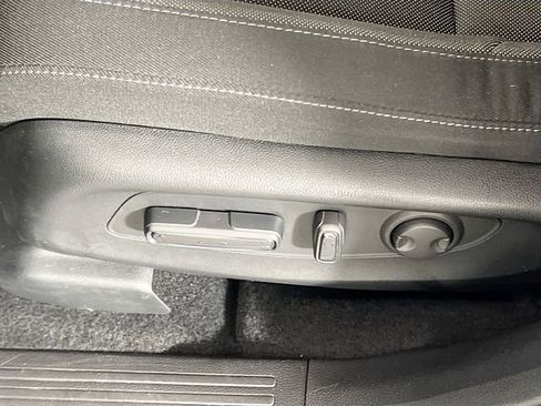 Certified 2025 Honda CR-V EX image 17