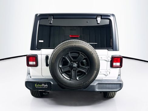 Used 2022 Jeep Wrangler Sport S image 7