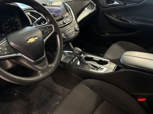 Used 2022 Chevrolet Malibu LT FWD image 12