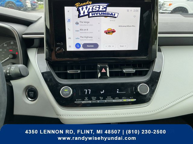 Used 2025 Toyota Corolla SE w/ SE Package FWD image 24