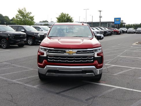 Used 2025 Chevrolet Silverado 1500 LTZ w/ LTZ Premium Package AWD/4WD image 3