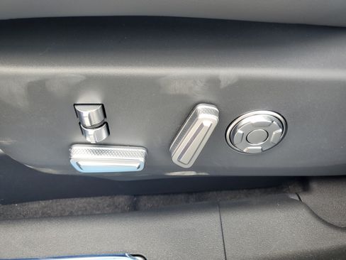 New 2026 Lincoln Nautilus Reserve AWD/4WD image 12