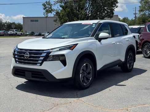 Certified 2026 Nissan Rogue SV FWD image 7