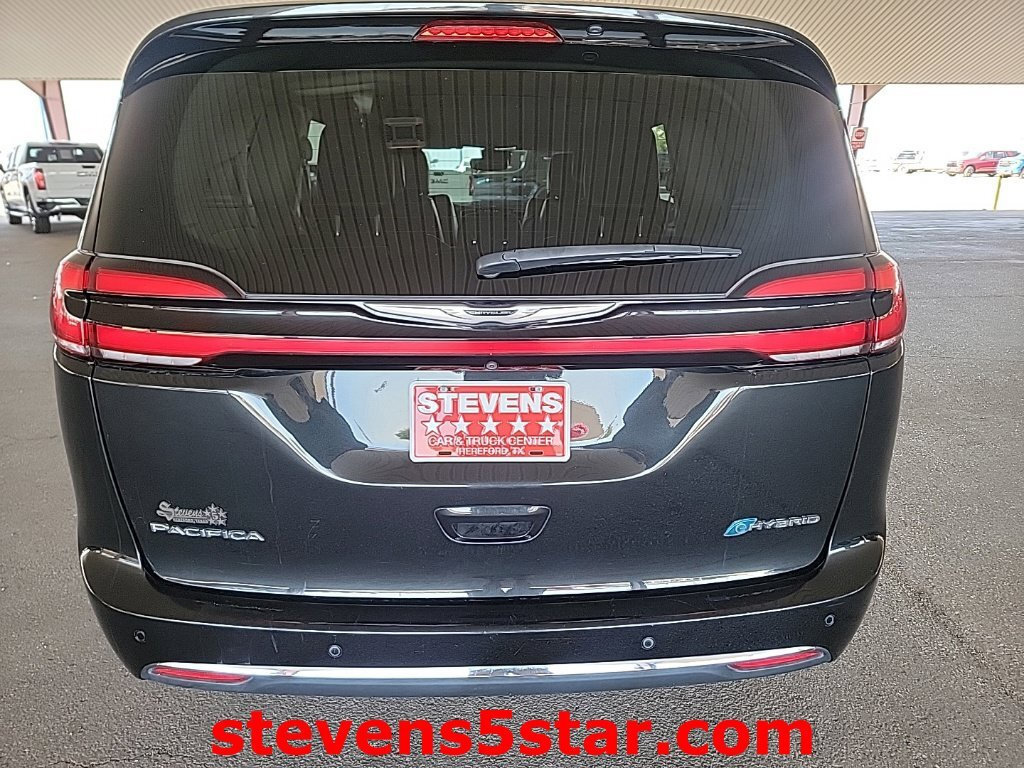 Used 2023 Chrysler Pacifica Touring-L FWD image 9