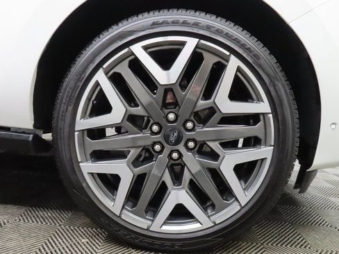 Used 2025 Ford Expedition Max Platinum w/ Platinum Ultimate Package image 8