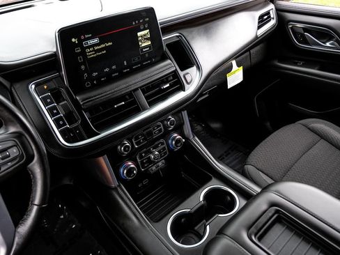 Used 2022 GMC Yukon XL SLE image 22