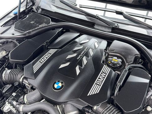Used 2022 BMW 750i xDrive w/ Luxury Rear Seating Package image 58