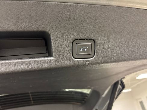 Used 2025 Buick Enclave Preferred image 19