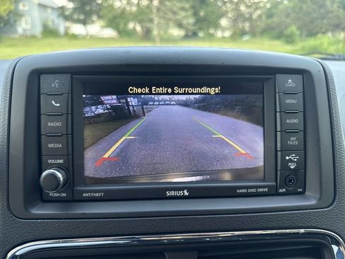 Used 2019 Dodge Grand Caravan SXT w/ Blacktop Package image 18