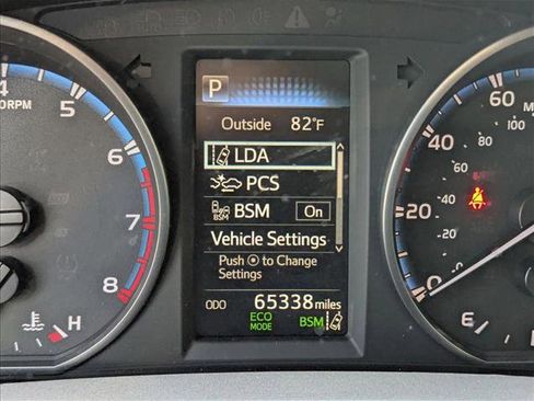 Used 2018 Toyota RAV4 XLE w/ Plus Extra Value Package FWD image 10