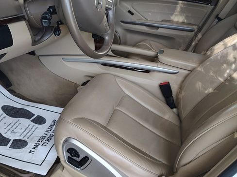 Used 2012 Mercedes-Benz GL 550 4MATIC image 7