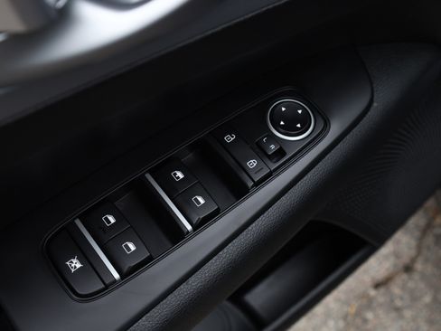 Used 2023 Kia Forte LXS w/ LXS Technology Package image 18