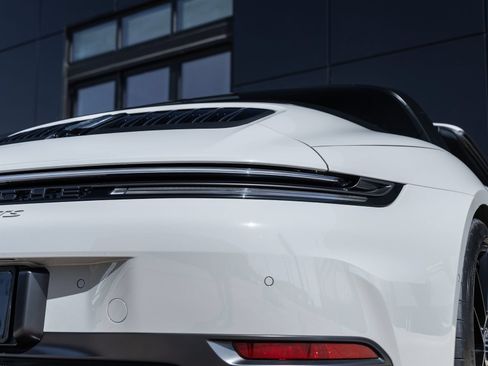 Certified 2025 Porsche 911 Targa 4 GTS AWD/4WD image 18