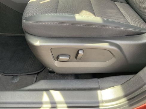 Used 2023 Buick Envision Preferred FWD image 25