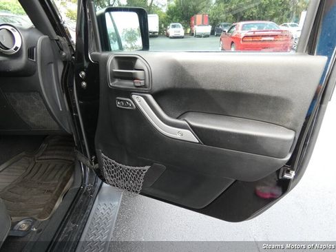 Used 2017 Jeep Wrangler Unlimited Sahara w/ Connectivity Group image 47