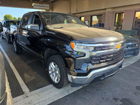 Used 2022 Chevrolet Silverado 1500 LT image 1