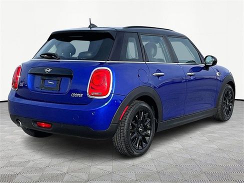 Used 2019 MINI Cooper 4-Door Hardtop w/ Signature Upholstery Package image 6