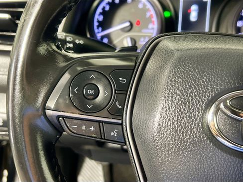 Used 2022 Toyota Camry SE w/ Convenience Package image 18